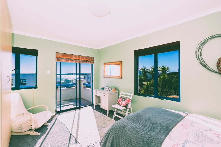 4 Bedroom Property for Sale in Paradise Beach Western Cape
